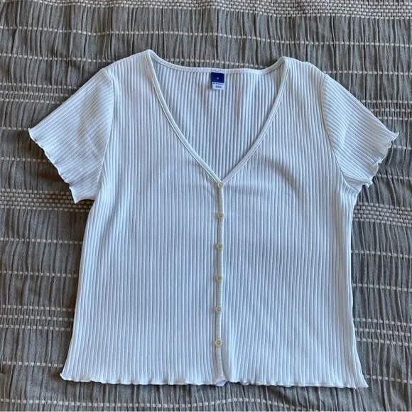 Old Navy Ribbed Button-Down Lettuce-Edge Top Calla Lilies White Small T shirt - Picture 1 of 11